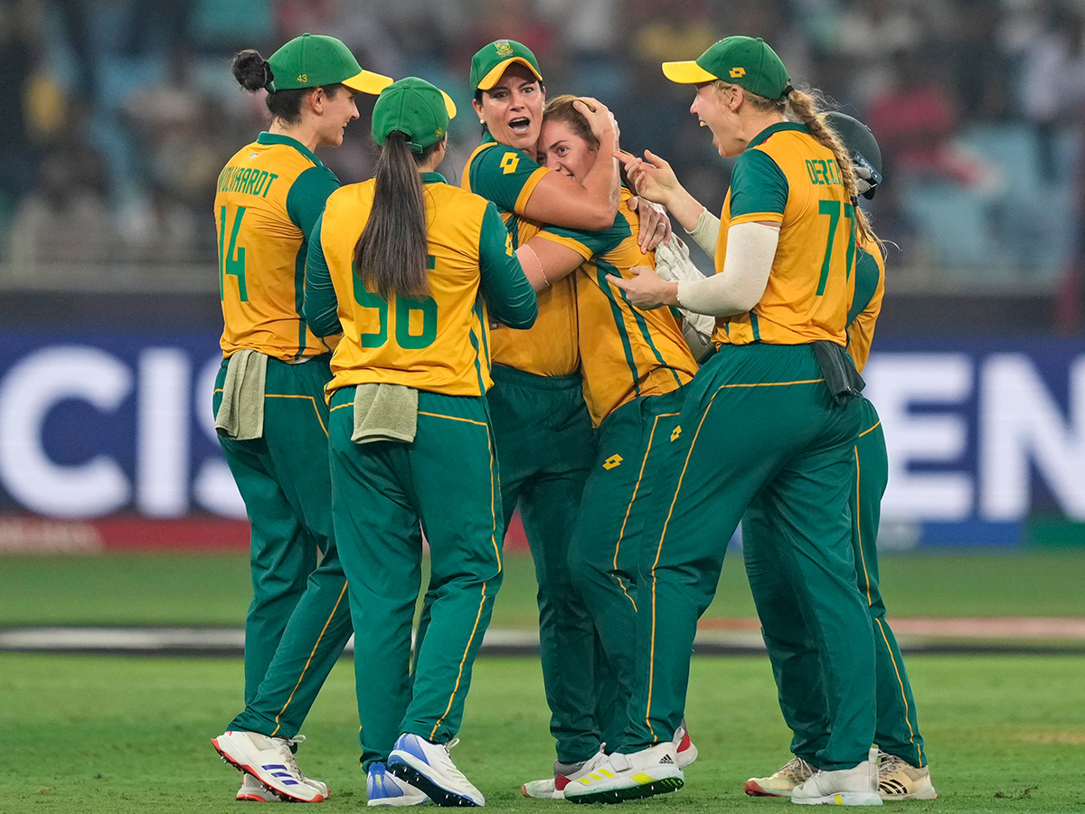 ICC_20Womens_20T20_20World_20Cup_202024_20winning_20New_20Zealand__20_2832_29.jpg 32