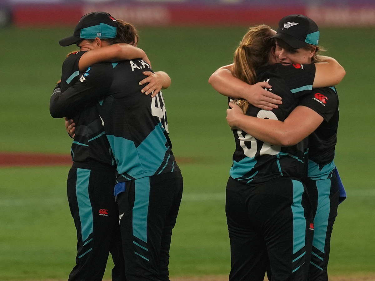 ICC_20Womens_20T20_20World_20Cup_202024_20winning_20New_20Zealand__20_283_29.jpg 3
