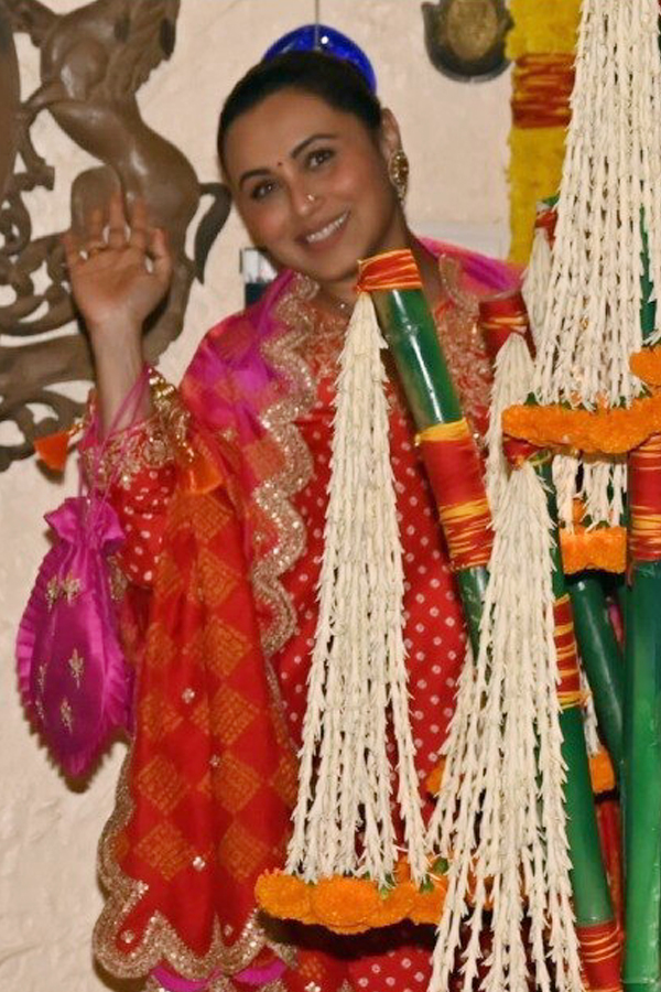 Karwa_20chauth_20Party10.jpg 11