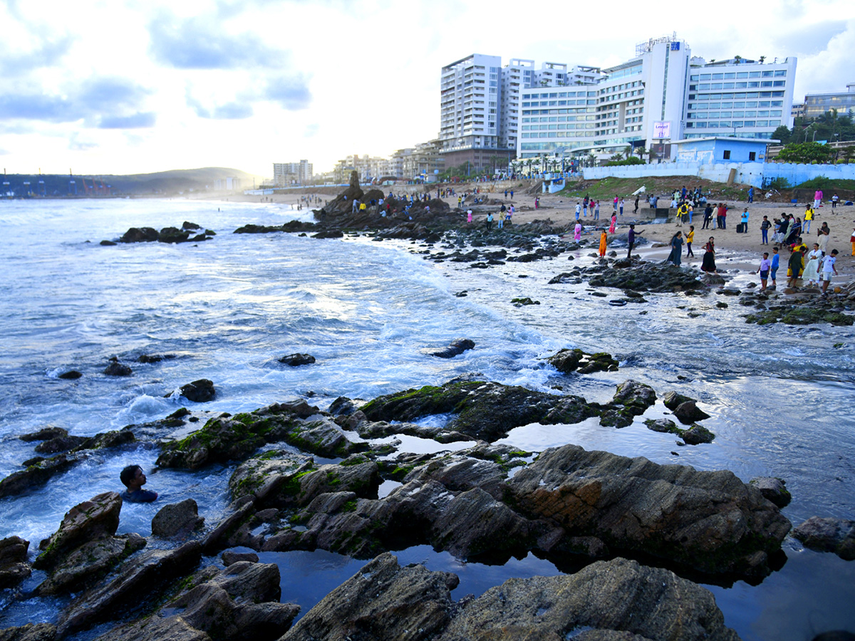 Visakhapatnam_20rk_20beach_11.jpg 10