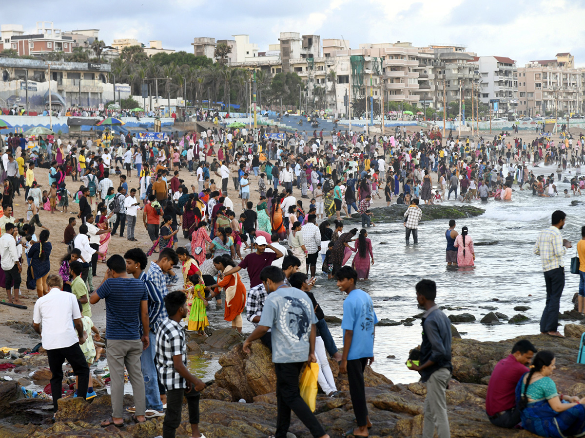 Visakhapatnam_20rk_20beach_4.jpg 4