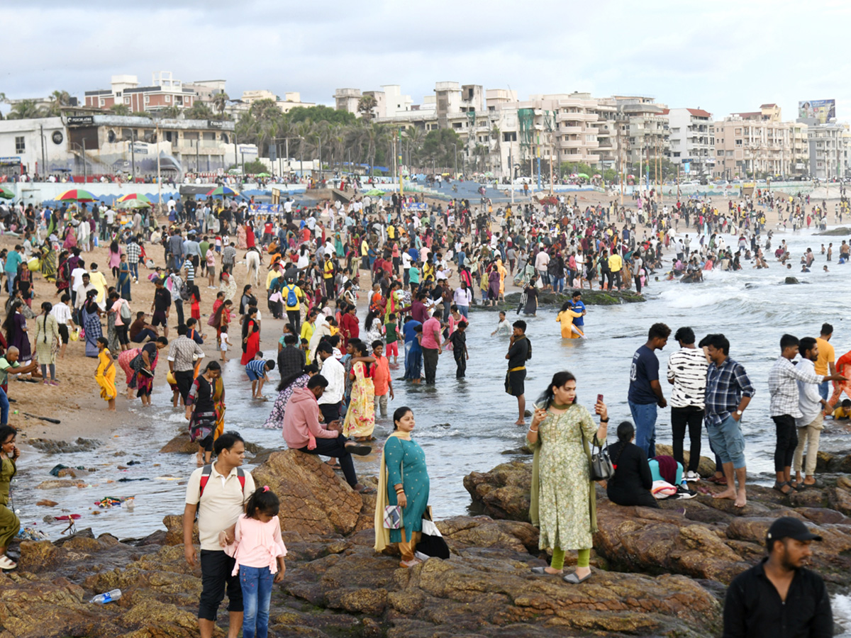 Visakhapatnam_20rk_20beach_6.jpg 6