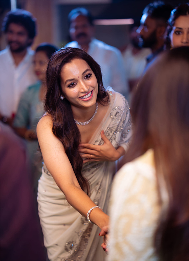 actress_20Srinidhi_20Shetty_20birthday_20special_20pics__20_2813_29.jpg 13