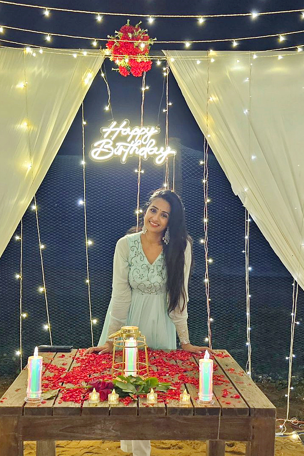 Actress_20Laya_20Birthday_20Celebrations_20in_20Beach_20Pics_20Goes_20Viral_20in_20Social_20media_20_283_29.jpg 4