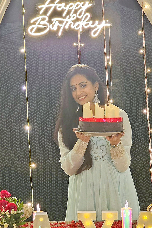 Actress_20Laya_20Birthday_20Celebrations_20in_20Beach_20Pics_20Goes_20Viral_20in_20Social_20media_20_286_29.jpg 7