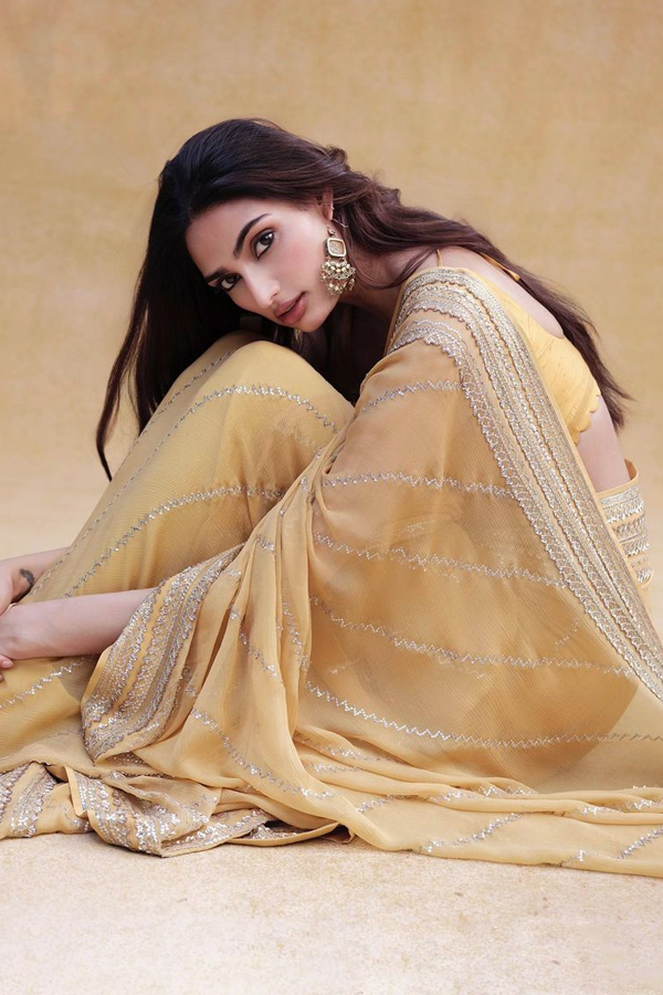 Athiya_20shetty3.jpg 5
