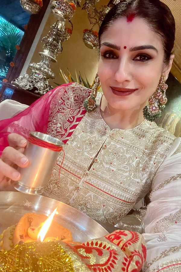 RaveenaTandon.jpg 13