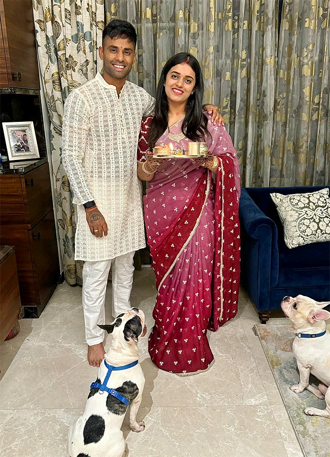 Suryakumar_20Yadav_20wife_20Devisha_20Shetty_20celebrated_20Karva_20Chauth_20festival__20_2812_29_0.jpg 12