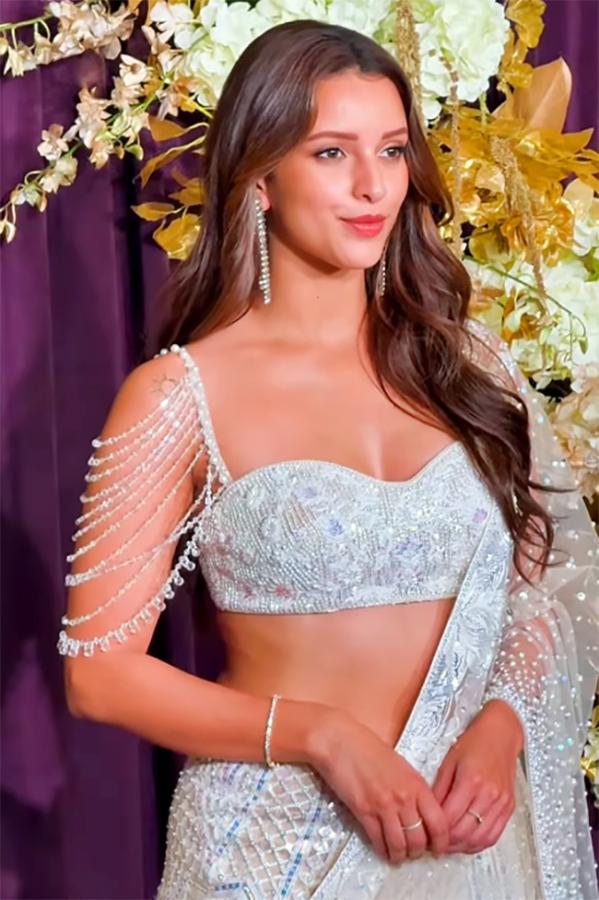 Diwali_202024_20kicks_20off_20with_20Manish_20Malhotra_20annual_20party_20Photos_21.jpg 21