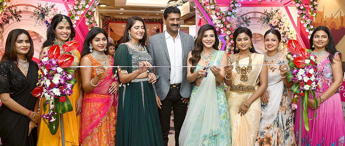 Highlife_20Brides_20Exhibition_20at_20Hyderabad__20_2814_29_0.jpg 12
