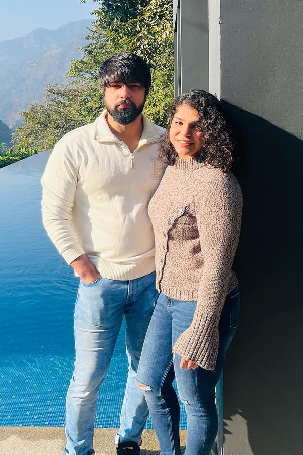 Intresting_20Facts_20About_20Wrestler_20Sakshi_20Malik_20Husband_2C_20satyawark_20kadian_20Photos_20_287_29.jpg 8