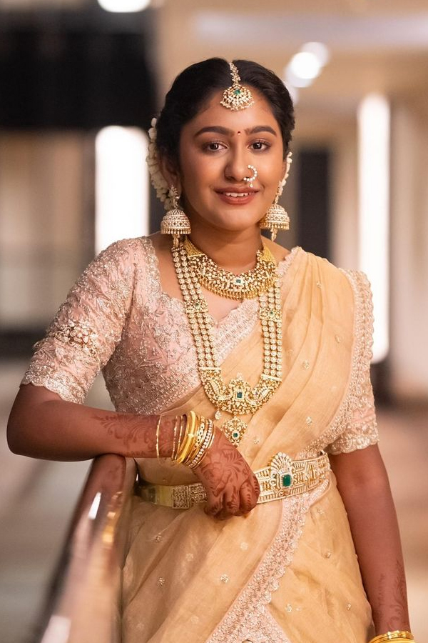 Tarakaratna_20daughter_20halfsaree_20phots_2010.jpg 11