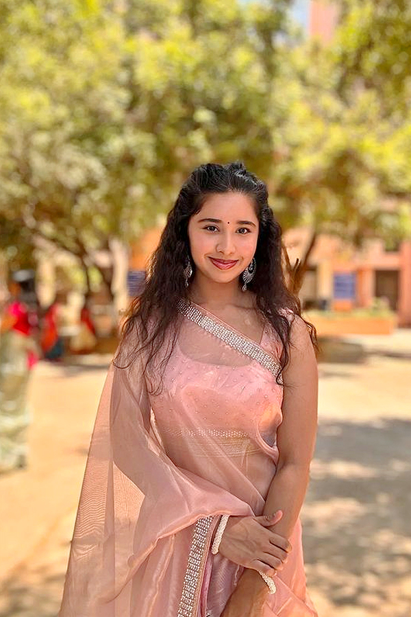 Actress_20Satya_20Krishnan_20Daughter_20As_20a_20Heroine_20Ananya_20Krishnan_20Photos_20Goes_20Viral_20in_20Social_20Media_20_2810_29.jpg 10