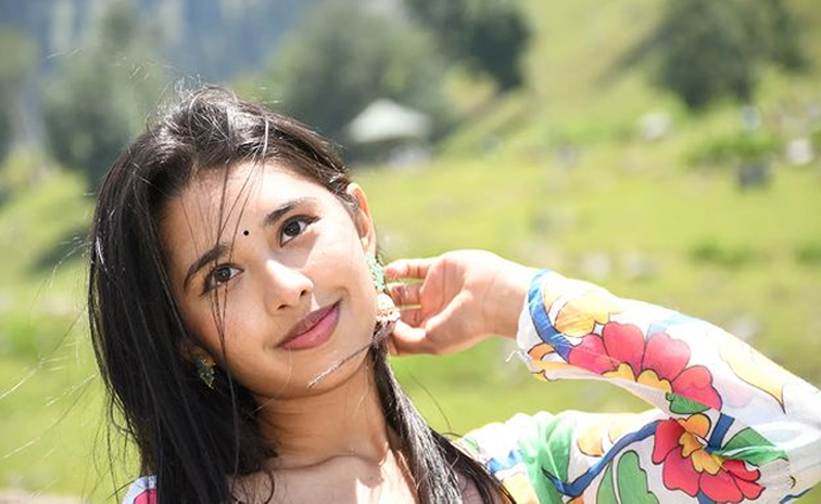 Actress_20Satya_20Krishnan_20Daughter_20As_20a_20Heroine_20Ananya_20Krishnan_20Photos_20Goes_20Viral_20in_20Social_20Media_20_2814_29.jpg 14
