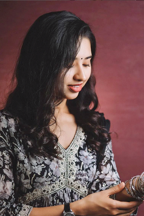 Actress_20Satya_20Krishnan_20Daughter_20As_20a_20Heroine_20Ananya_20Krishnan_20Photos_20Goes_20Viral_20in_20Social_20Media_20_286_29.jpg 6
