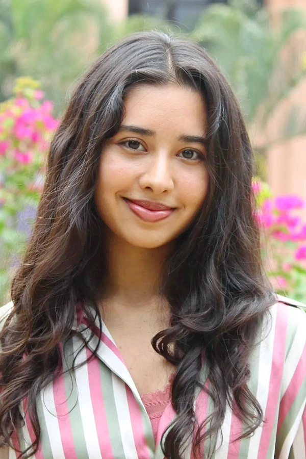 Actress_20Satya_20Krishnan_20Daughter_20As_20a_20Heroine_20Ananya_20Krishnan_20Photos_20Goes_20Viral_20in_20Social_20Media_20_287_29.jpg 7