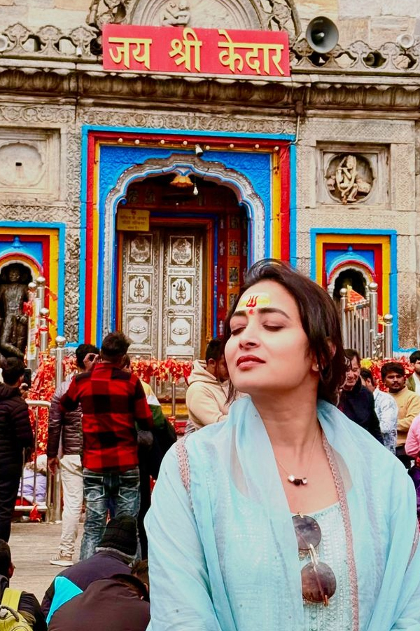 Bhanu_20Sree13.jpg 14