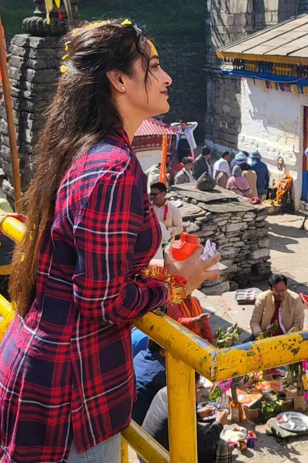 Bhanu_20Sree3.jpg 4
