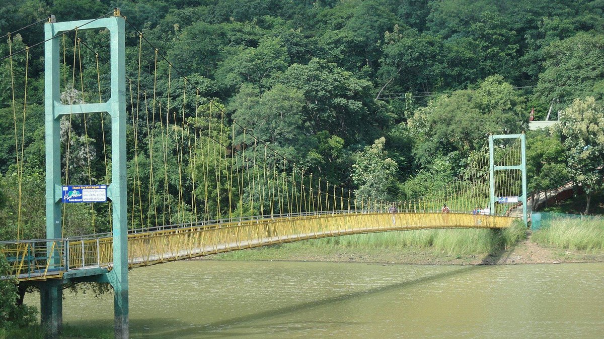 Laknavaram_20Lake_20is_20a_20lake_20in_20Govindaraopet_20mandal_20in_20Mulugu_20district__20_2810_29.jpg 10