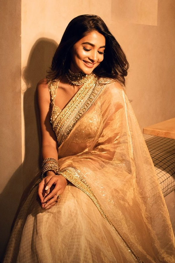 Pooja_20Hegdhe_20photos1.jpg 2