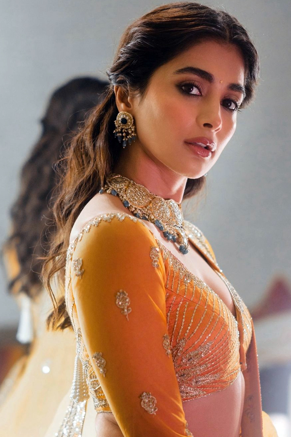 Pooja_20Hegdhe_20photos13.jpg 14