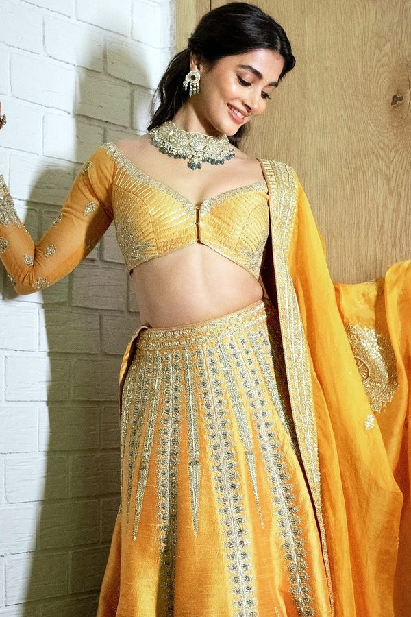 Pooja_20Hegdhe_20photos14.jpg 15