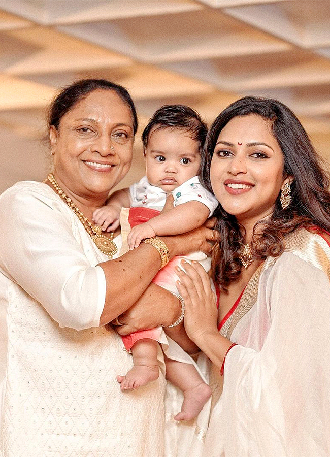 Actress_20Amala_20Paul_20Son_20HD_20Images_7.jpg 7