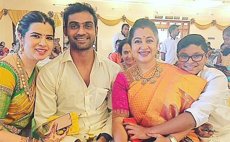 Actress_20Radhika_20Sarathkumar_20Share_20Birthday_20Wishes_20To_20Nephew_20Team_20India_20Cricketer_20Abhimanyu_20Mithun_20Photos_20_281_29.jpg 2