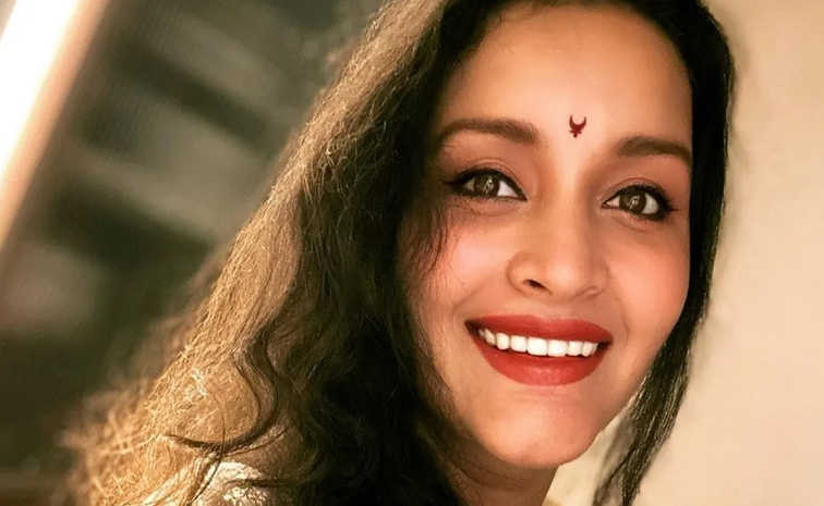 renu-desai.jpg