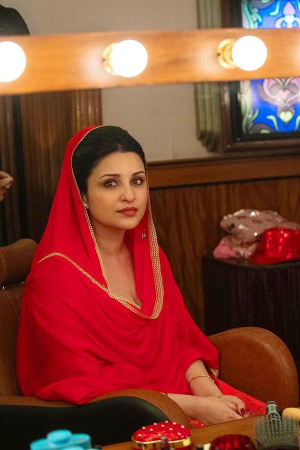Parineeti_20Chopra-Raghav_20Chadha_20Feel_20_26_23039_3BHappy_26_23039_3B_20As_20Shankaracharya_20Visits_20Their_20Delhi_20Residence_20for_20the_20_26_23039_3BPaduka_20Puja_26_23039_3B_20Photos_20_2810_29.jpg 15