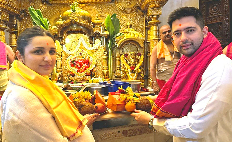 Parineeti_20Chopra-Raghav_20Chadha_20Feel_20_26_23039_3BHappy_26_23039_3B_20As_20Shankaracharya_20Visits_20Their_20Delhi_20Residence_20for_20the_20_26_23039_3BPaduka_20Puja_26_23039_3B_20Photos_20_2812_29.jpg 17