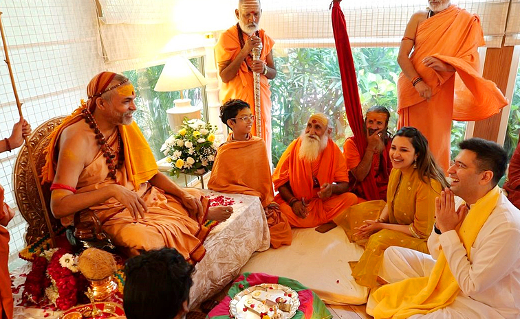 Parineeti_20Chopra-Raghav_20Chadha_20Feel_20_26_23039_3BHappy_26_23039_3B_20As_20Shankaracharya_20Visits_20Their_20Delhi_20Residence_20for_20the_20_26_23039_3BPaduka_20Puja_26_23039_3B_20Photos_20_2815_29.jpg 3