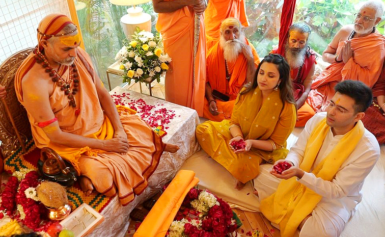 Parineeti_20Chopra-Raghav_20Chadha_20Feel_20_26_23039_3BHappy_26_23039_3B_20As_20Shankaracharya_20Visits_20Their_20Delhi_20Residence_20for_20the_20_26_23039_3BPaduka_20Puja_26_23039_3B_20Photos_20_2816_29.jpg 4