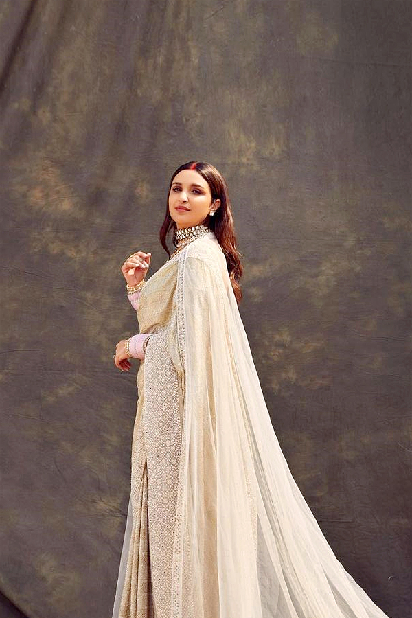 Parineeti_20Chopra-Raghav_20Chadha_20Feel_20_26_23039_3BHappy_26_23039_3B_20As_20Shankaracharya_20Visits_20Their_20Delhi_20Residence_20for_20the_20_26_23039_3BPaduka_20Puja_26_23039_3B_20Photos_20_282_29.jpg 7