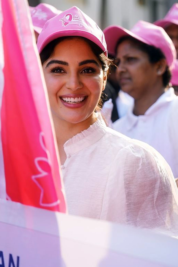 Samyukthamenon_20walkathon7.jpg 8