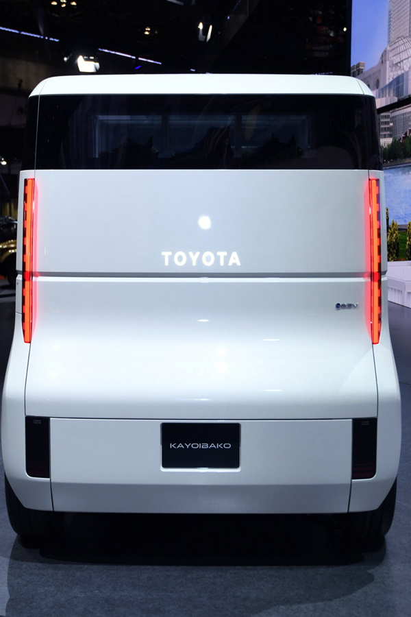 Toyota_20micro_20camper10.jpg 11