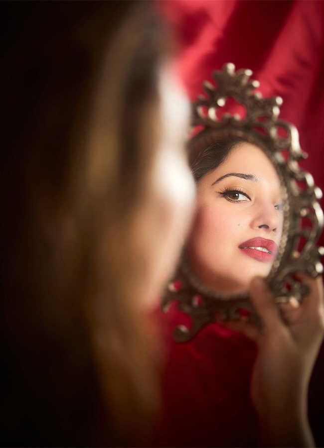 Actress_20Tamannaah_20Bhatia_20hot_20photos__20_2815_29.jpg 15