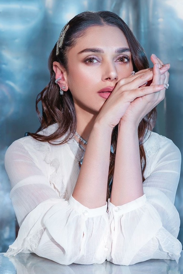 Aditi-Rao-Hydari-1.jpg 2