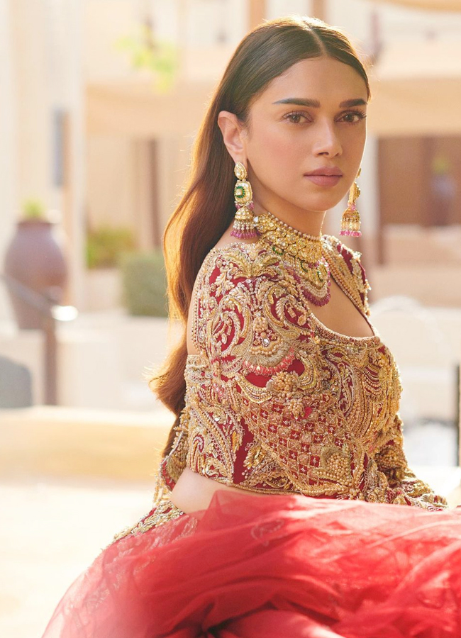 Aditi-Rao-Hydari-23.jpg 24