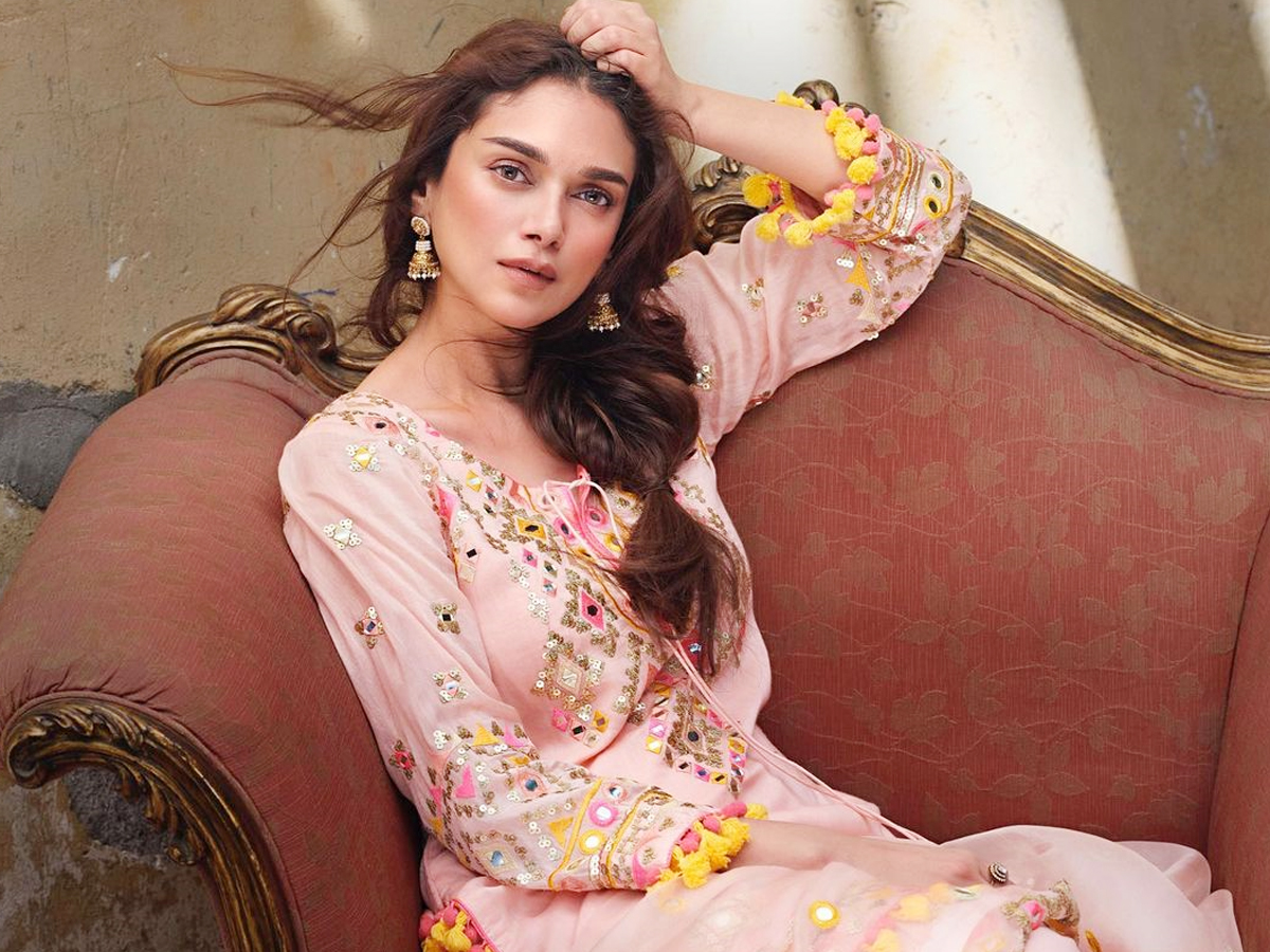 Aditi-Rao-Hydari-28.jpg 28