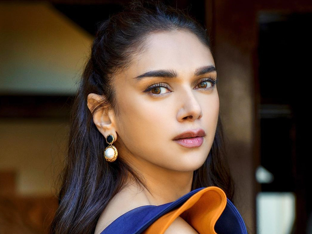 Aditi-Rao-Hydari-29.jpg 29