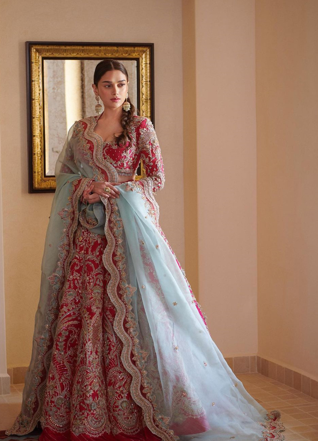 Aditi-Rao-Hydari-30.jpg 30