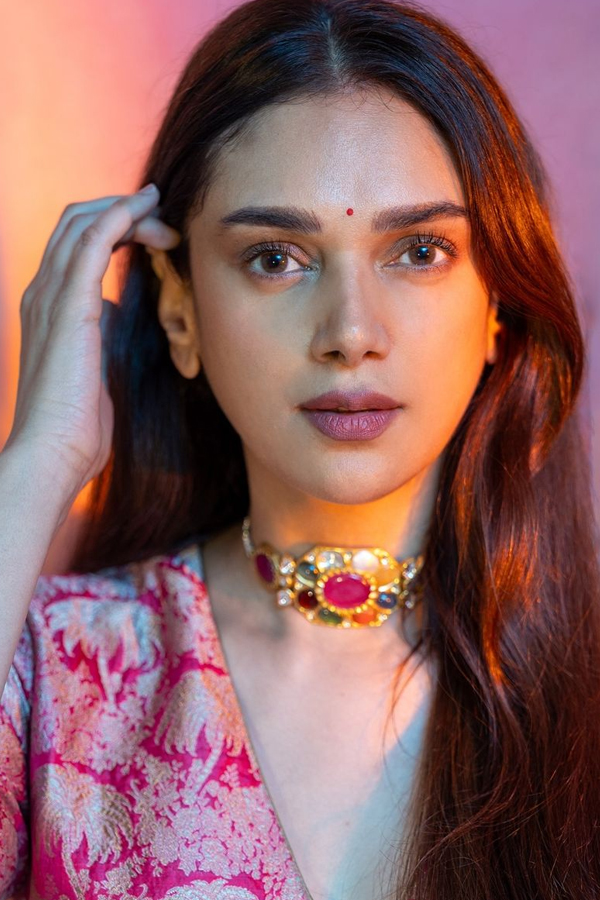 Aditi-Rao-Hydari-9.jpg 10