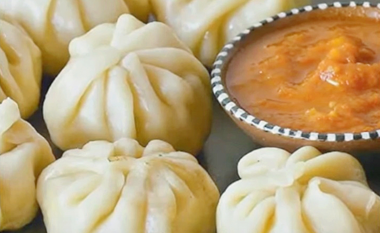 Momos-food-poison.jpg