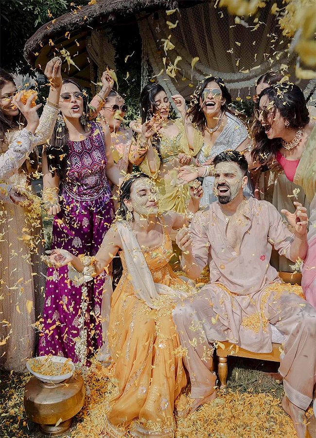 Surbhi_20Jyoti_20And_20Sumit_20Suri_20Are_20Now_20Married_20Viral_20Photos__20_2817_29_0.jpg 16
