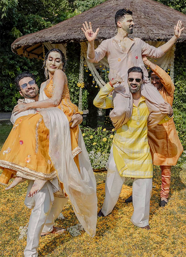 Surbhi_20Jyoti_20And_20Sumit_20Suri_20Are_20Now_20Married_20Viral_20Photos__20_2821_29_0.jpg 19