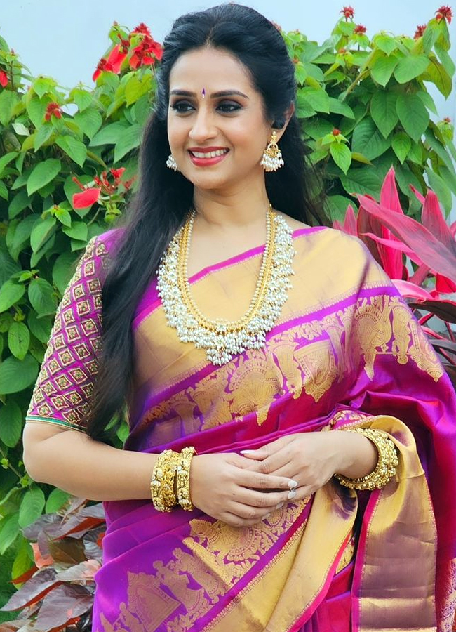 Laya_20Latest_20Photos14.jpg 15