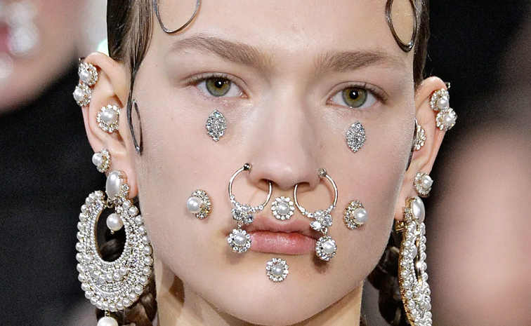 earsandnose-Piercing.jpg