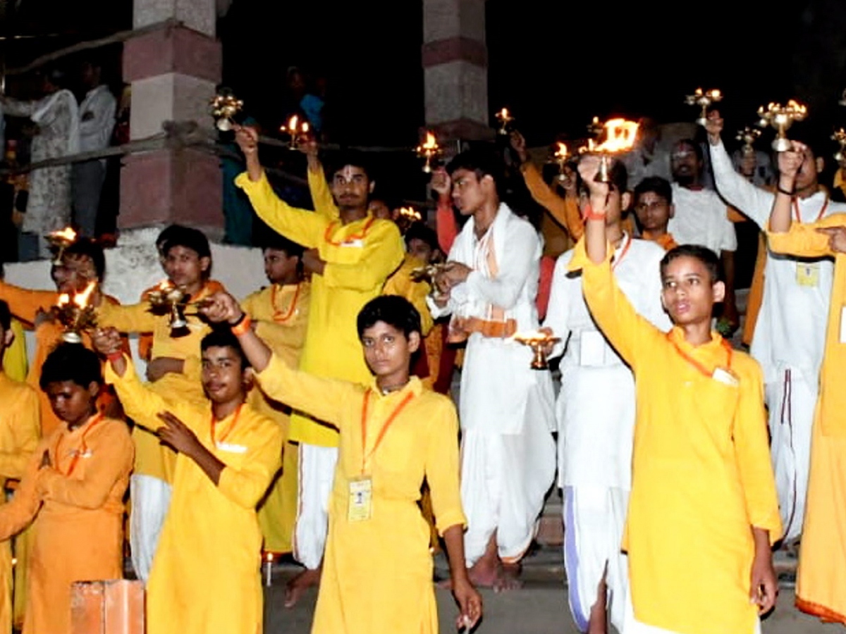 Ayodya_20diwali_20celebrations11_0.jpg 5