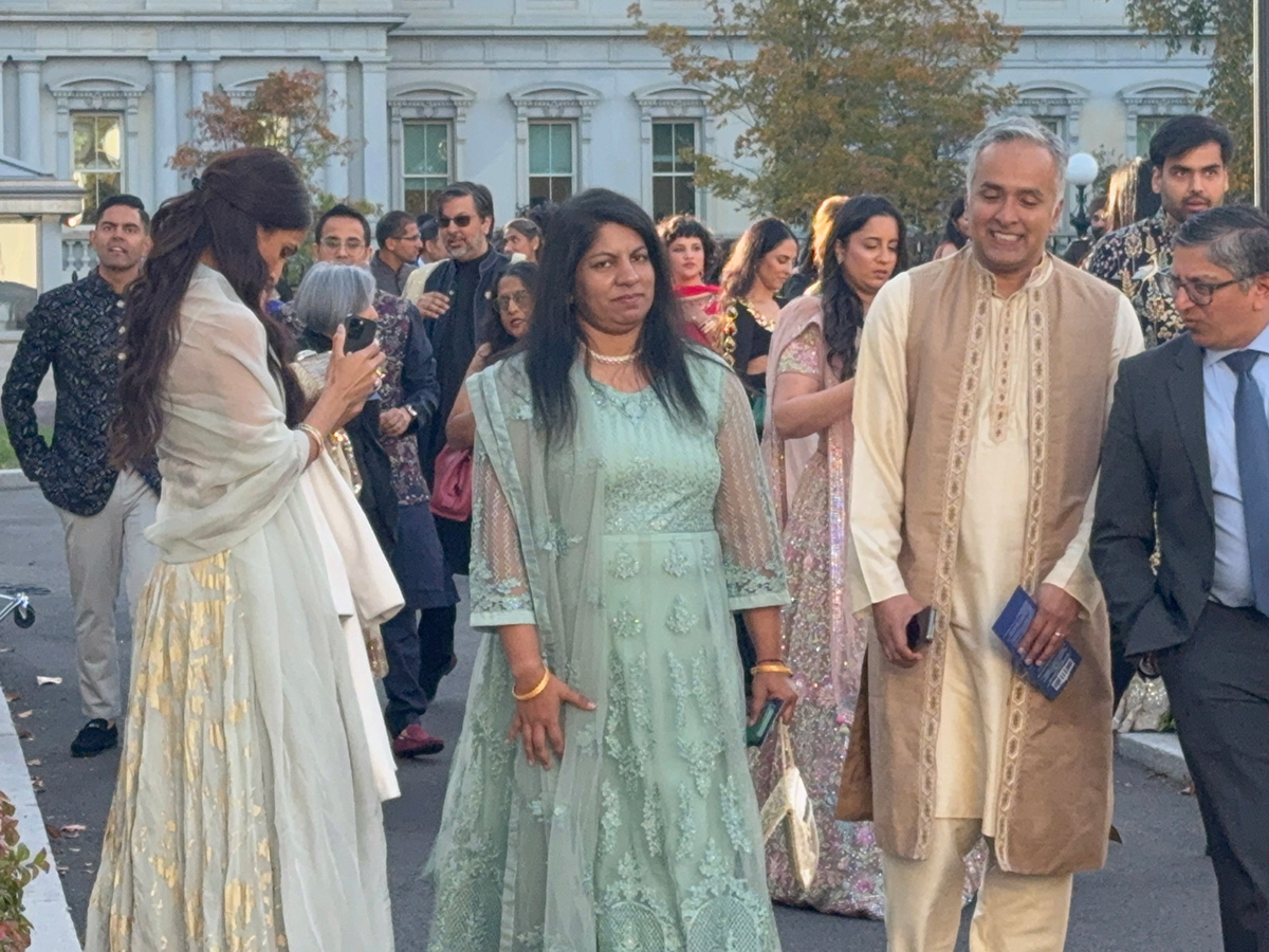 Biden_20hosts_20Diwali_20celebration_20at_20White_20House_2.jpg 2